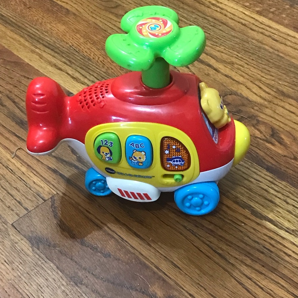 VTech Spin and Go Helicopter, Red
Pressing down on the propeller crawl and chase - Picture 8 of 12